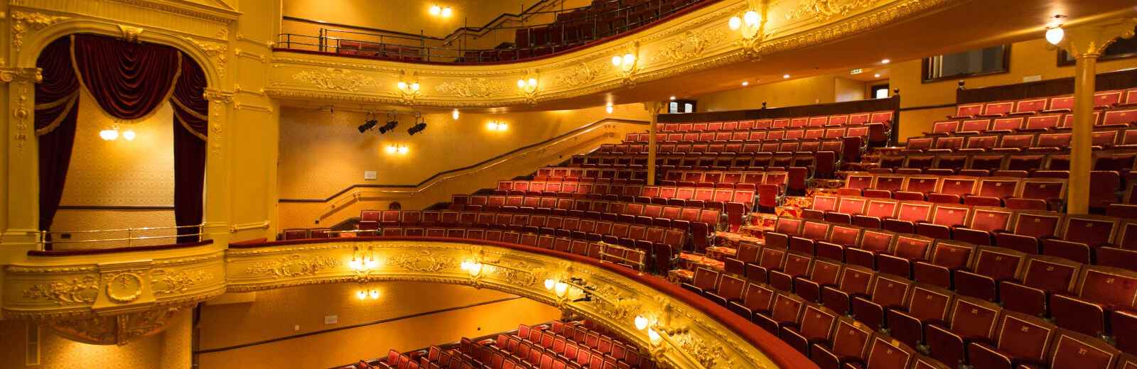 Backstage Tour & Lunch